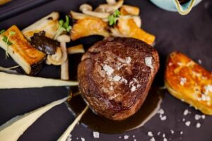 Carne de vita cu legume gătită la Restaurant Haute Pepper din Bucuresti de pe strada Unirii Nr.2